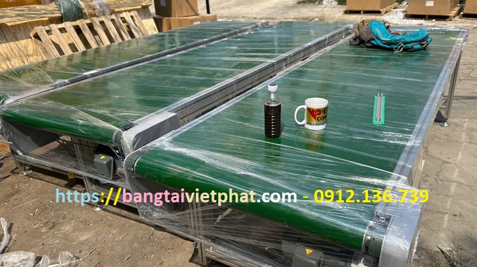 màu xanh lá đặc trưng của băng tải PVC
